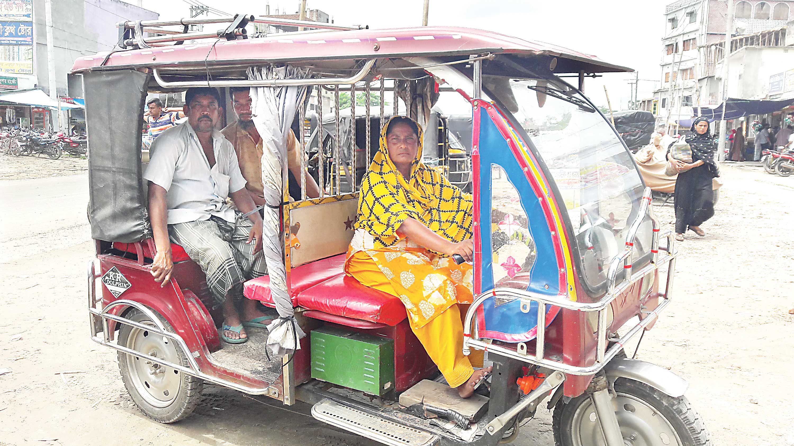 থেমে যাননি জায়েদা