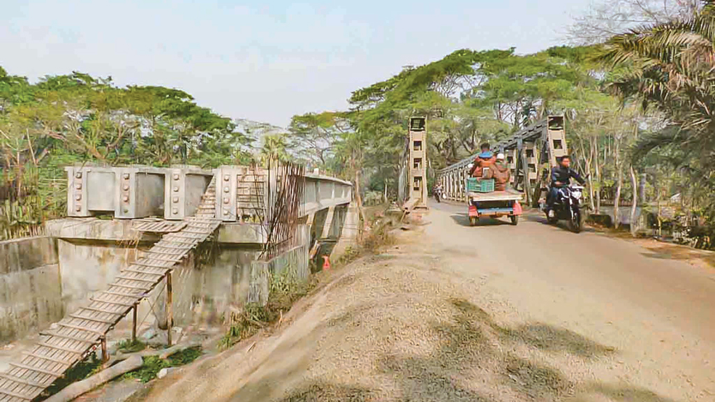 সওজের ৭১২ সেতু ঝুঁকিপূর্ণ
