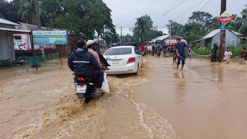 টানা বৃষ্টি ও পাহাড়ি ঢলে শেরপুরে বন্যা