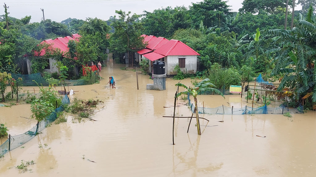 ভারী বৃষ্টিতে ময়মনসিংহে বন্যা পরিস্থিতির অবনতি, নতুন করে প্লাবিত ২৫ গ্রাম 