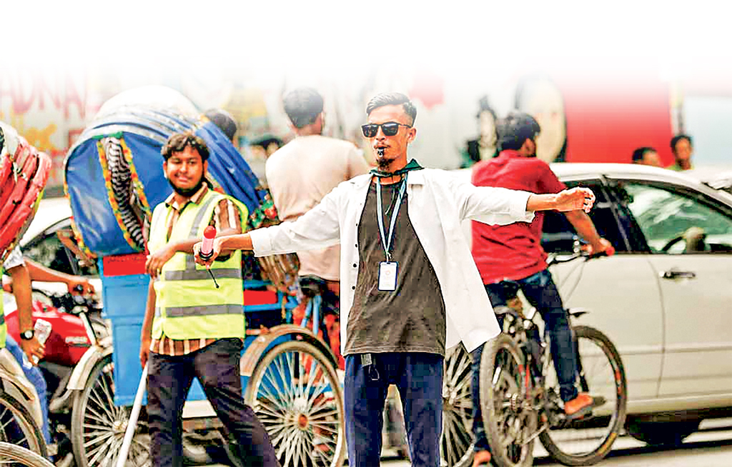 ঢাকার ট্রাফিকে বন্ধ হয়ে গেছে শিক্ষার্থীদের কাজ