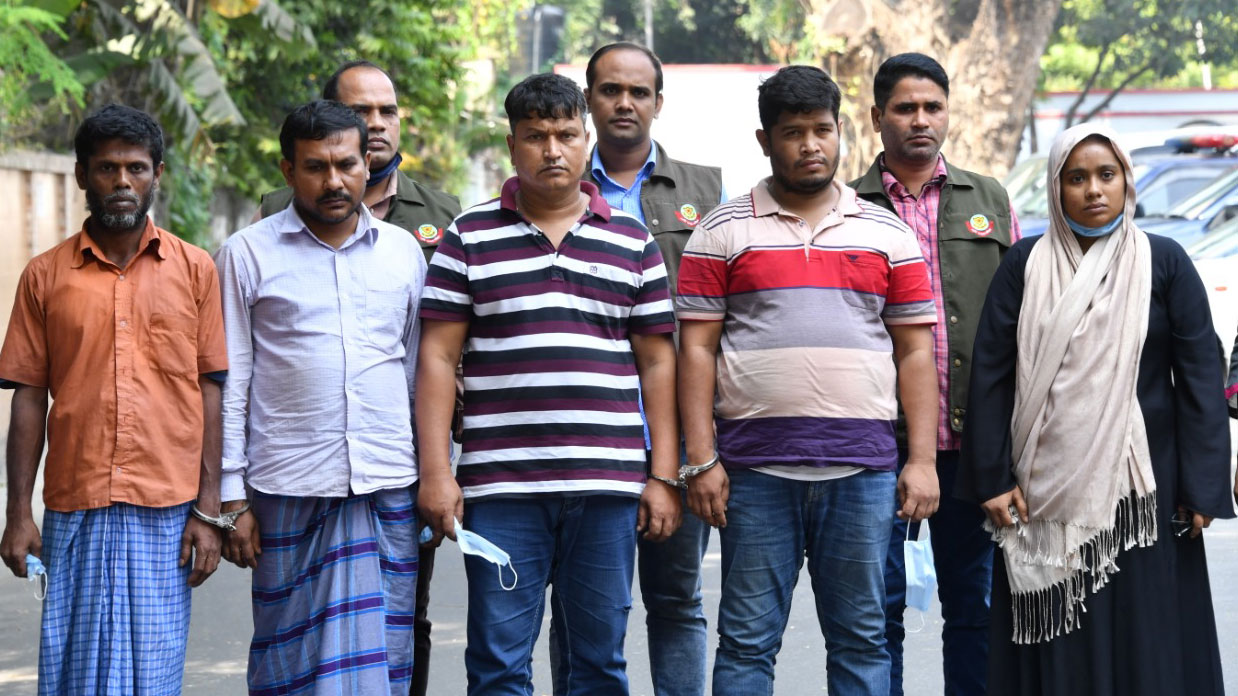 শ্রমিক দলের সভাপতি যখন ডাকাত সর্দার