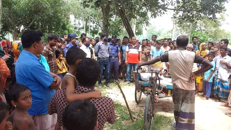 দাফনের এক মাস পর শিশুর লাশ উত্তোলন