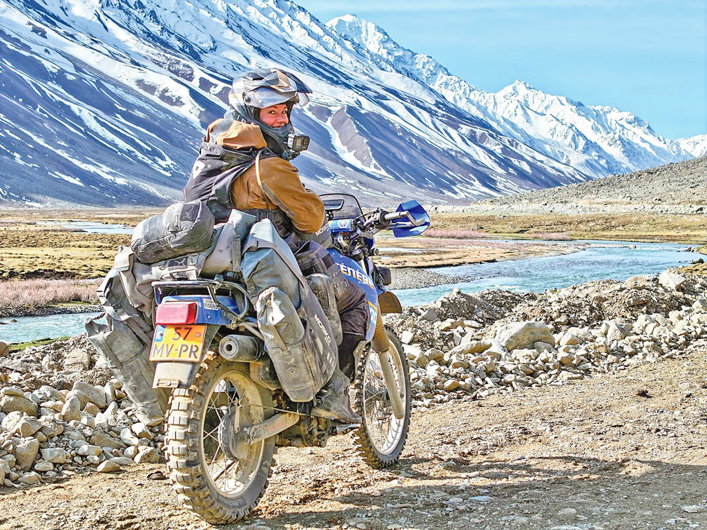 ইচি বুটস: এক নারী বাইকারের বিশ্বভ্রমণ