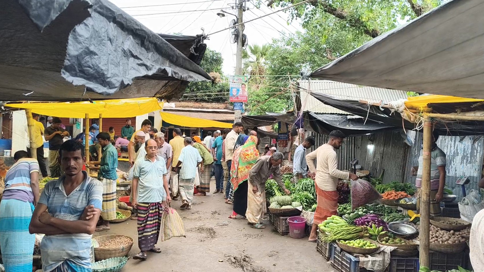 বগুড়ার শেরপুর: ইজারা ছাড়াই হাটে খাজনা আদায়