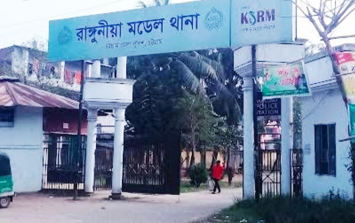 বাবা-মেয়ের পাল্টাপাল্টি ১২ মামলা