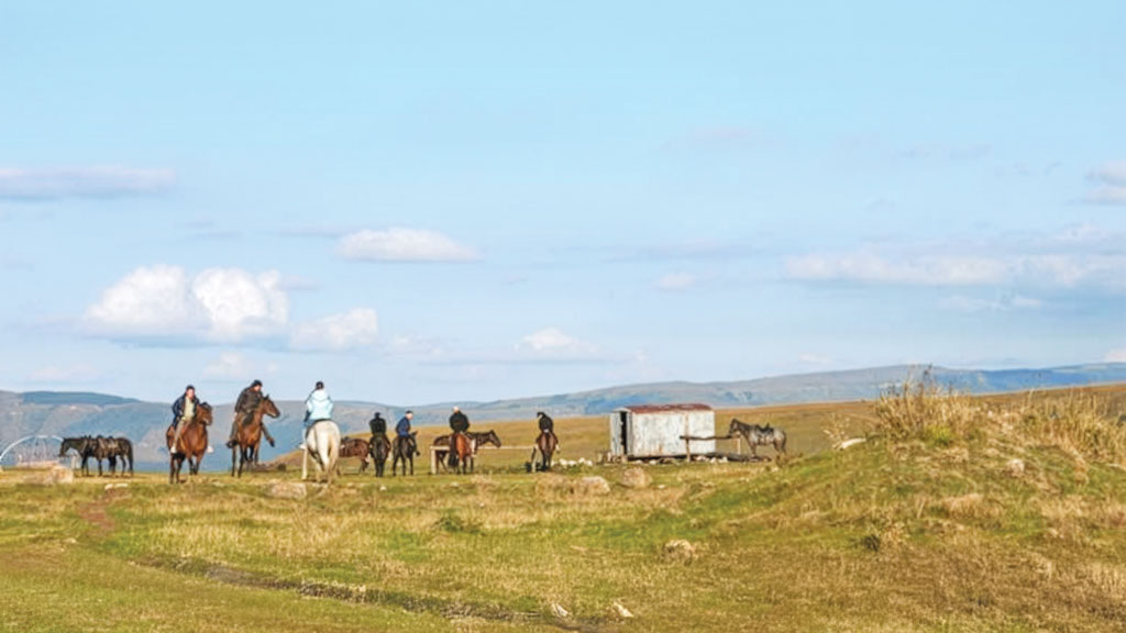 চীনে বাড়ছে ঘোড়ায় চড়ে
ছুটি কাটানোর প্রবণতা