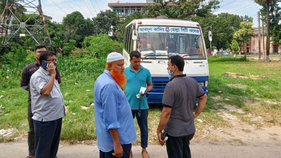 পলাশে কলেজ বাসের চাপায় মোটরসাইকেল আরোহী নিহত 