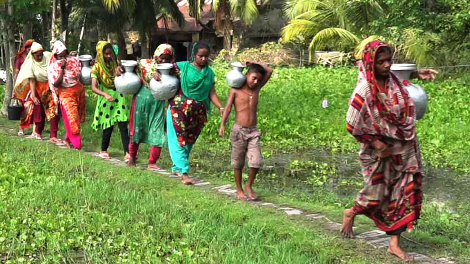 সুপেয় পানির জন্য হাহাকার