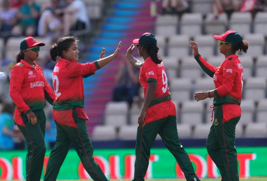 পাকিস্তানকে হারিয়ে জয়ের ধারায় জ্যোতিরা