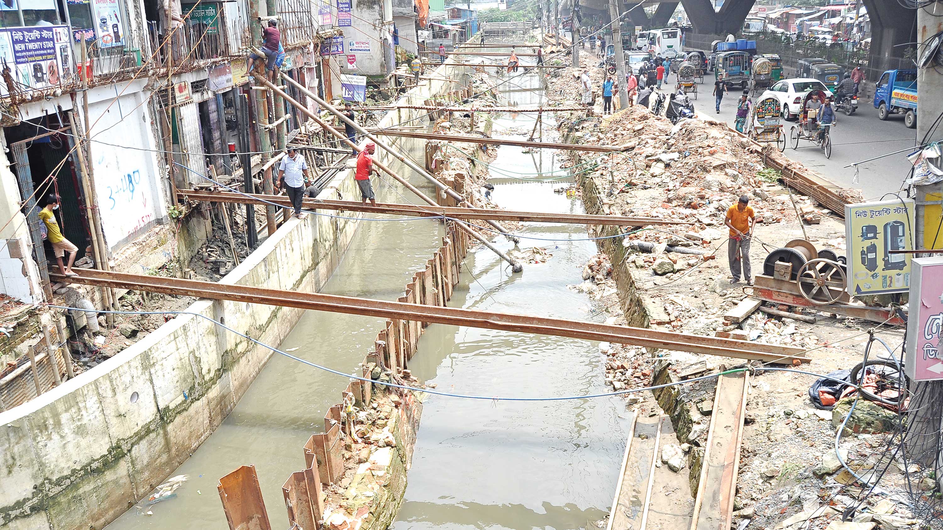 খোলা নালা যেন মৃত্যুফাঁদ