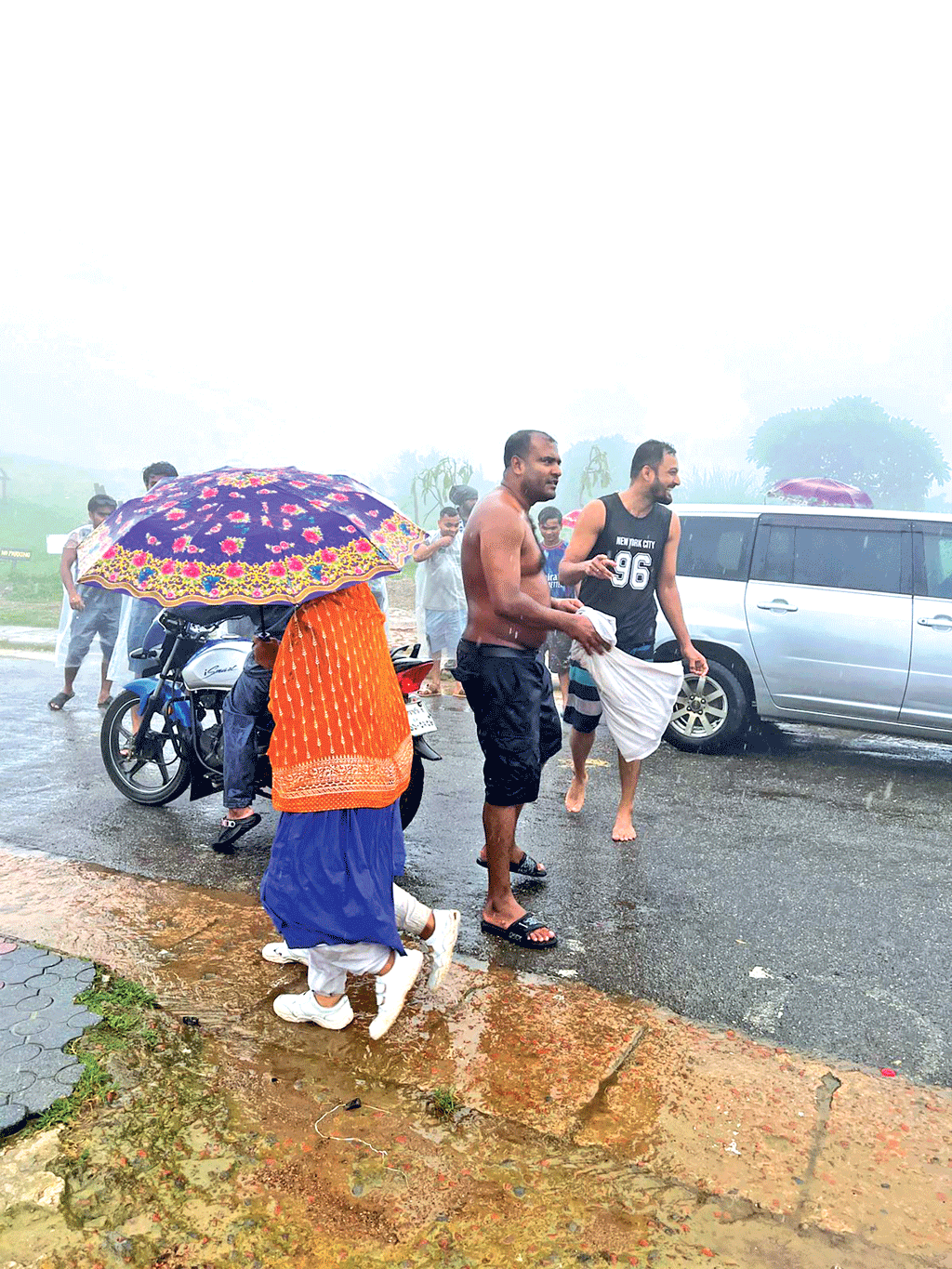 দুর্যোগে পর্যটকদের পাশে রিসোর্ট ও কটেজ মালিক সমিতি