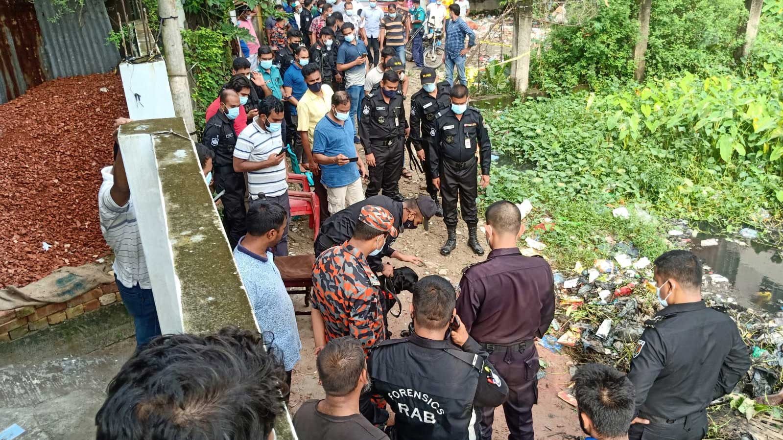 অধ্যক্ষের খণ্ডিত মাথা উদ্ধারে র‍্যাবের ডগ স্কোয়াড