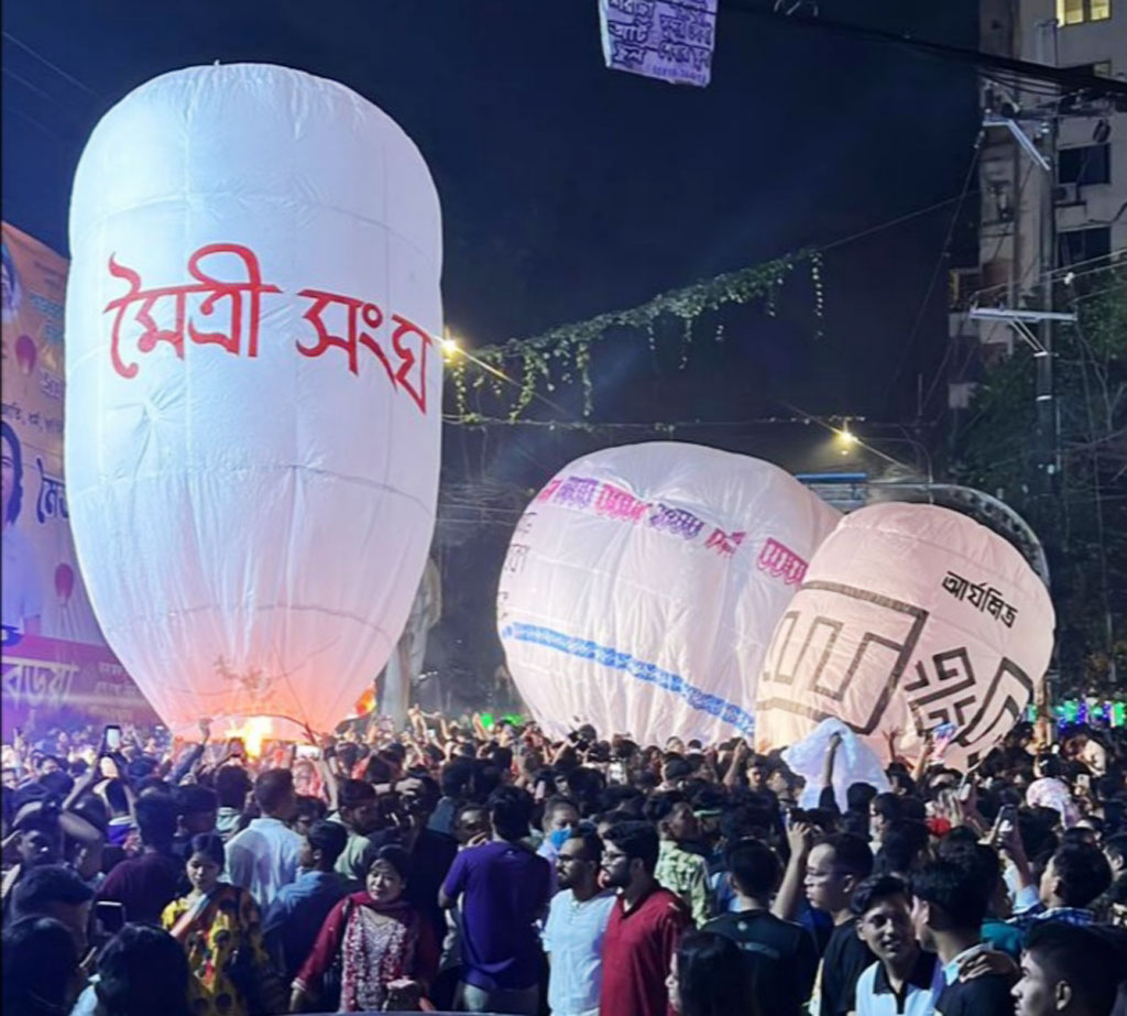 বৌদ্ধ তারুণ্য সংগঠন ‘সম্যক’-এর সভাপতি শুভ বড়ুয়া বলেন, ‘চট্টগ্রামের বিভিন্ন এলাকা থেকে আসা বৌদ্ধদের ৭১টি সংগঠন নন্দনকাননে প্রবারণার ফানুস উৎসবে যোগ দিয়েছে। এর মধ্যে প্রায় ৪৫টি সংগঠনের পক্ষ থেকে পাঁচ শতাধিক ফানুস ওড়ানো হচ্ছে।