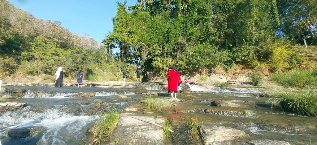 আপনার অপেক্ষায় থানচি