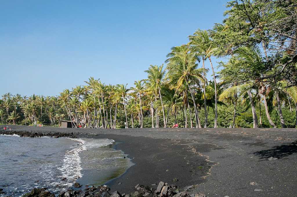 হাওয়াইয়ে আছে কালো সৈকত