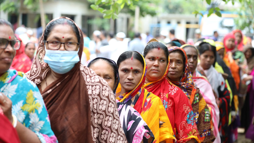 মরকুন সরাসরি প্রাথমিক বিদ‍্যালয় ভোটকেন্দ্র। ছবি: আজকের পত্রিকা