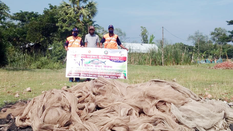 বাগেরহাটে ১০ দিনে ২ লাখ মিটার জাল জব্দ