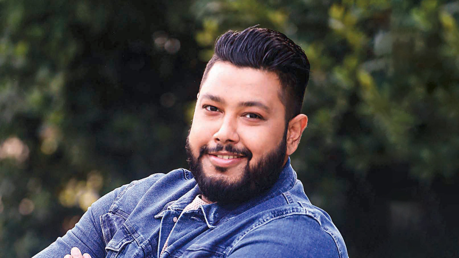 প্রতীক তৈরি নতুন গানের জন্য