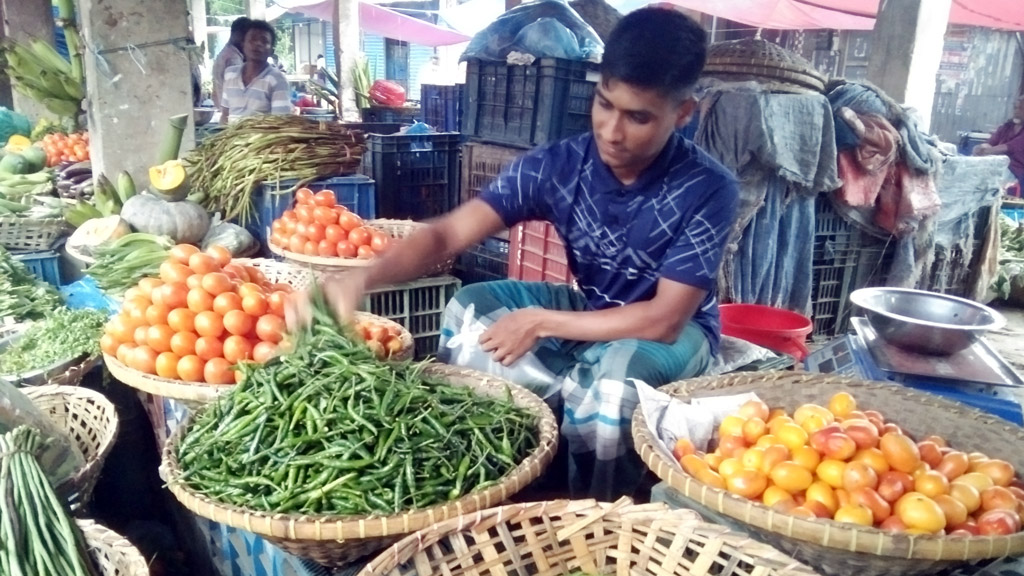 আবারও দাম বাড়ছে পেঁয়াজ-মরিচের