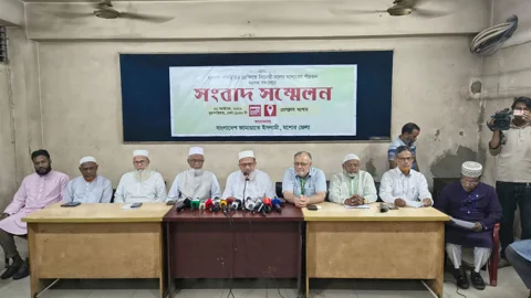 সারের ডিলার নিয়োগে স্বজনপ্রীতি ও দলীয়করণের অভিযোগ তুলে পাঁচ এমপির সংবাদ সম্মেলন