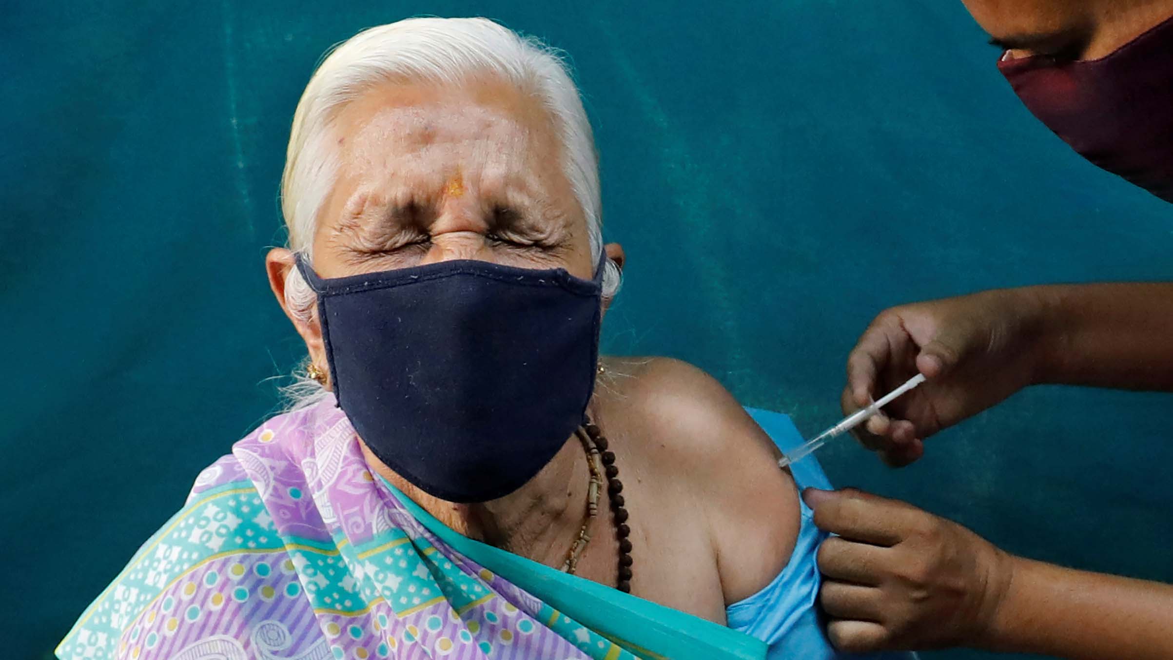 টিকা নিলে হাসপাতালে ভর্তির ঝুঁকি কমবে ৮০ শতাংশ : গবেষণা