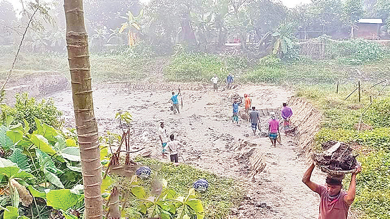 ধুঁকে ধুঁকে মরছে দোহারের পাঁচ কিলোমিটার খাল