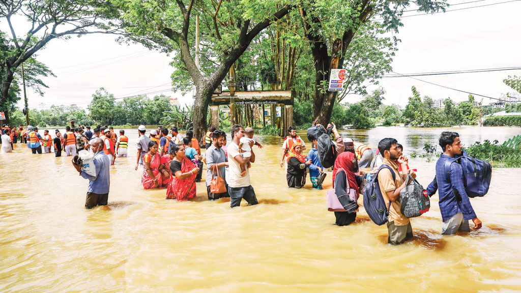 শহর-গ্রাম সবই পানির নিচে