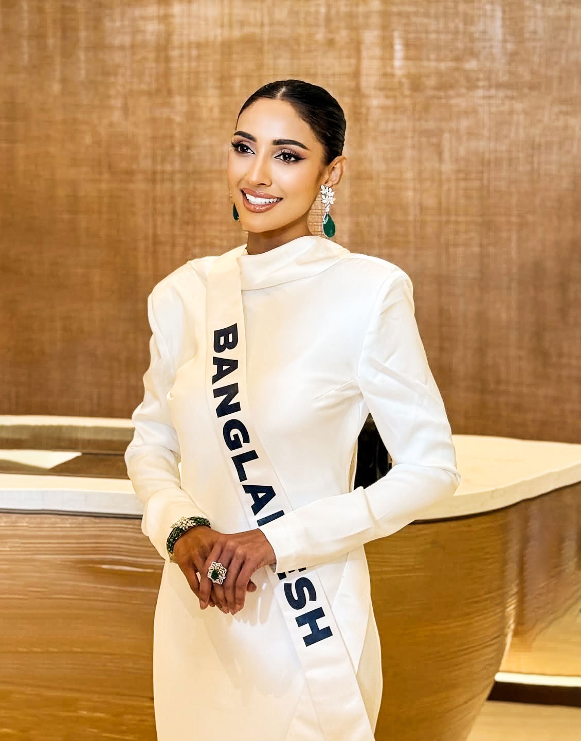 মানুষ এখন জাতীয় নির্বাচনের ভাবনা এক পাশ করে মিস ইউনিভার্সে মিথিলাকে ভোট দিয়ে এগিয়ে রাখছে। ছবি: সংগৃহীত