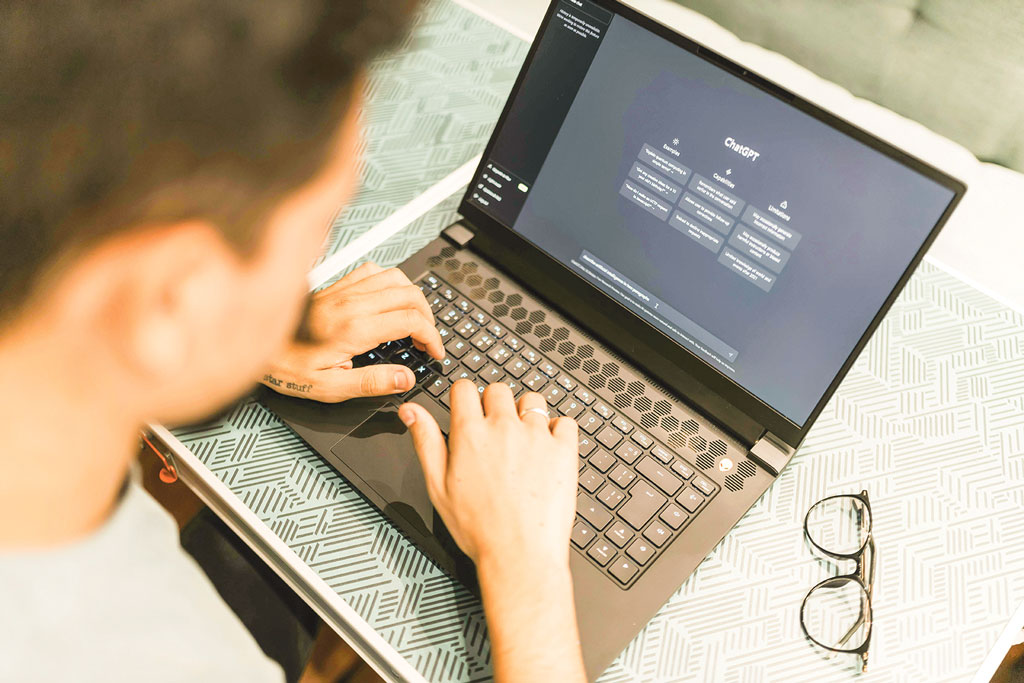 বাংলাদেশ বাঁচবে কীভাবে