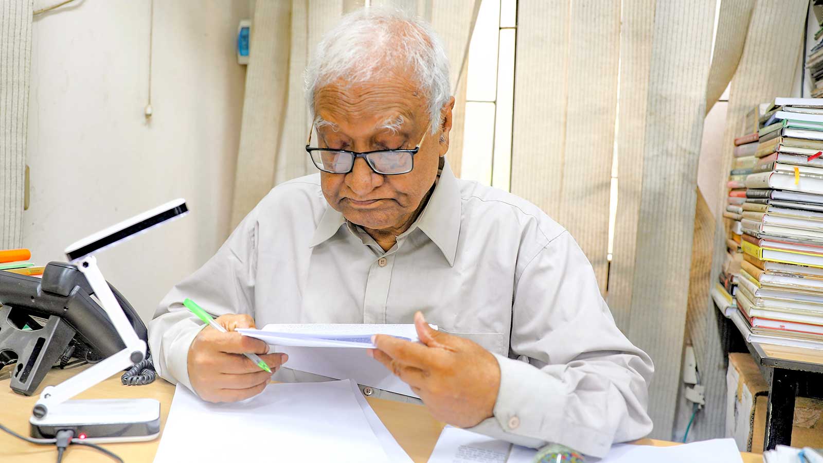 কঠিনেরে যিনি ভালোবেসেছেন: নব্বইয়ের স্যার