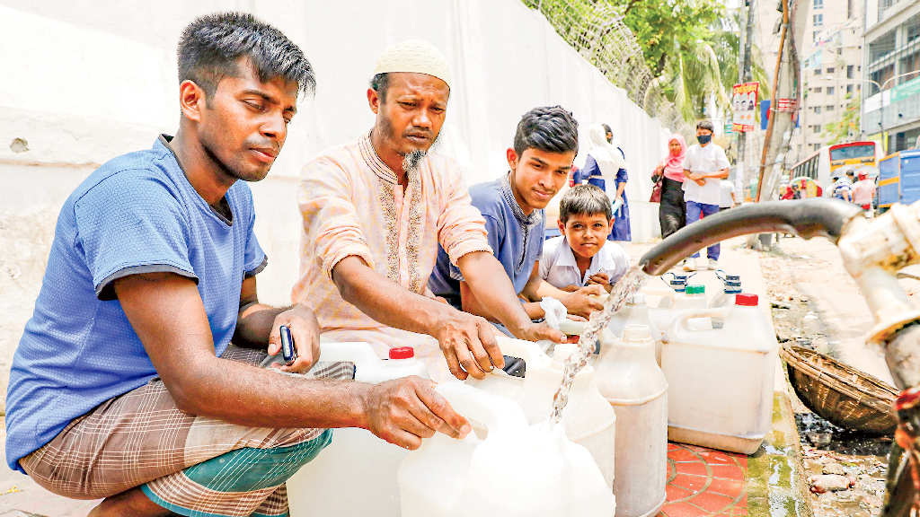 পানিতে ক্ষতিকর মাইক্রোপ্লাস্টিক কণা