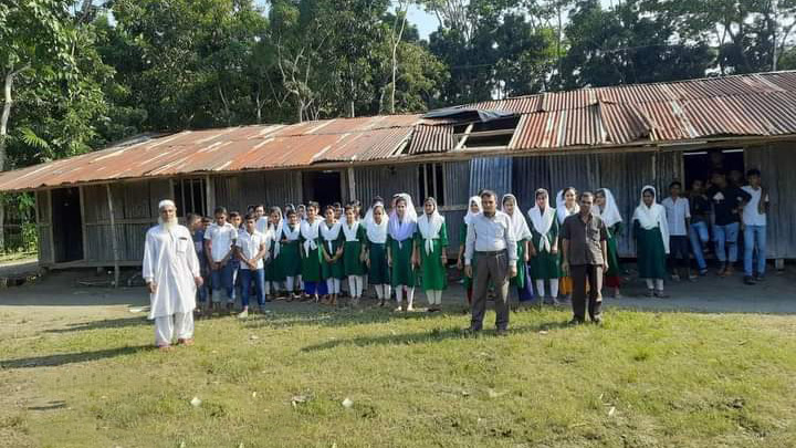 মুলাদীতে ঘূর্ণিঝড়ে ক্ষতিগ্রস্ত বিদ্যালয় ভবন, পাঠদান ব্যাহত