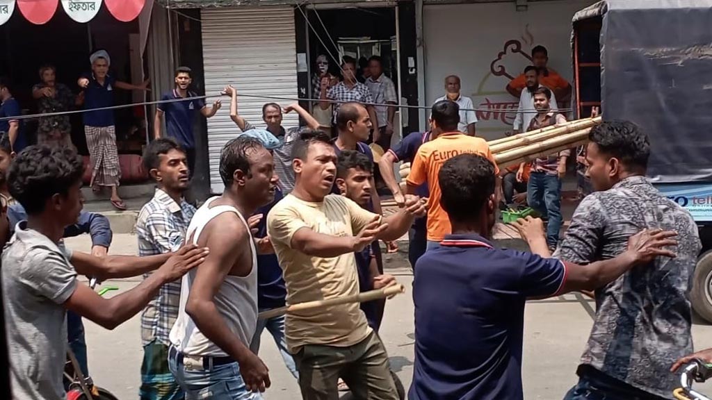 বরিশালে রেস্তোরাঁকর্মীদের হামলায় আহত ৭ 
