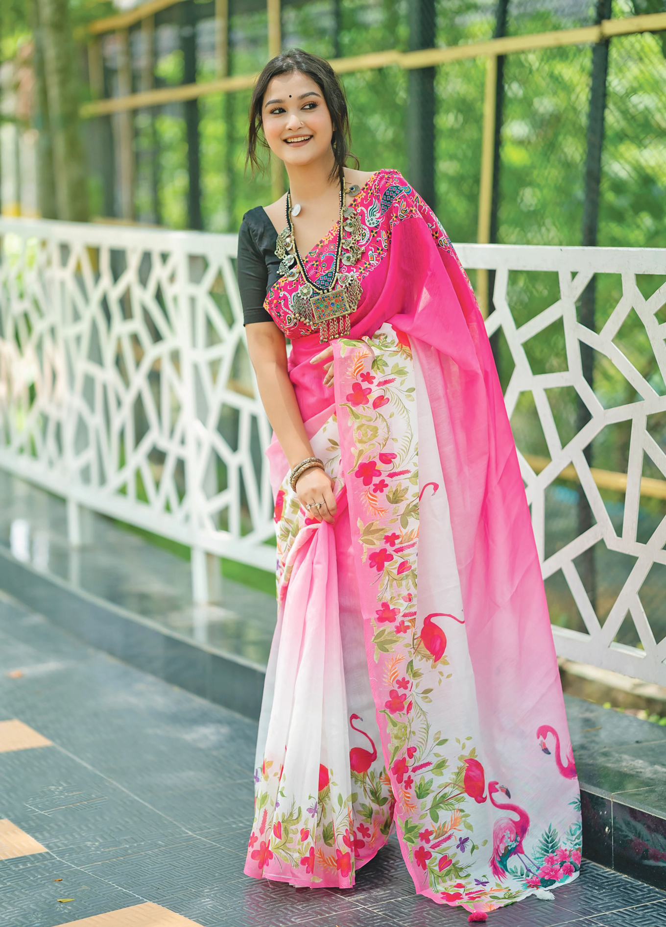 গ্রীষ্মকালীন পোশাকের রঙে থাকুক নতুনত্ব ও সতেজতার ছোঁয়া