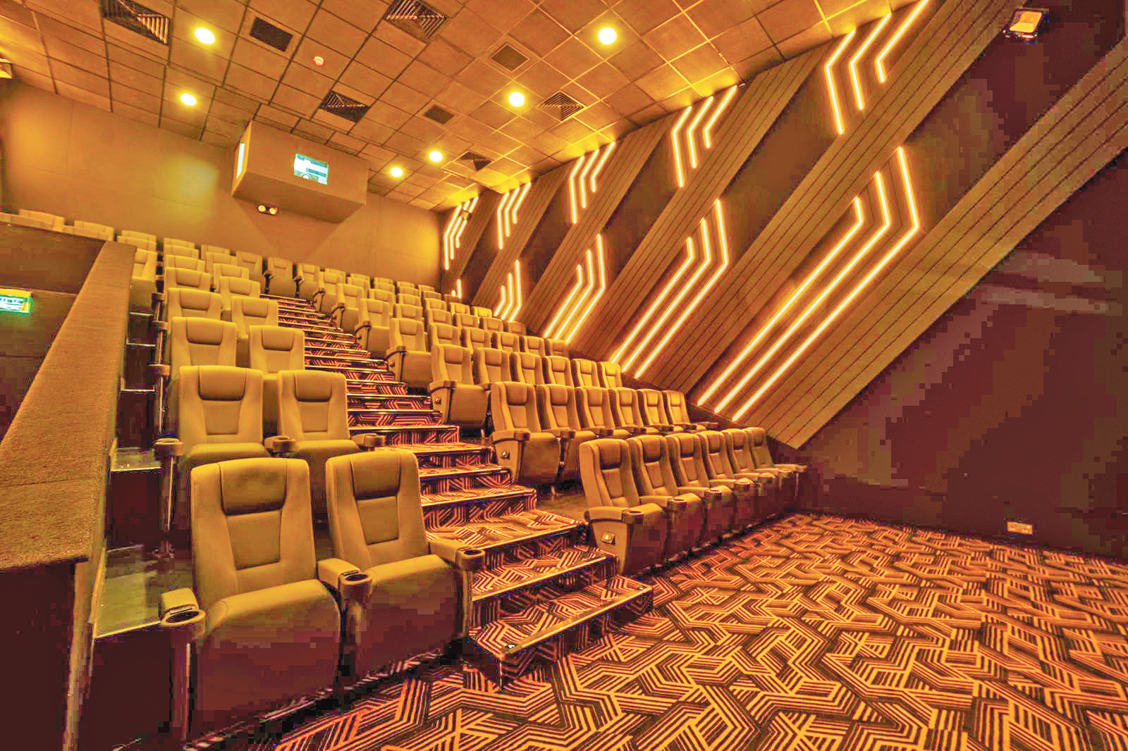 সন্ধ্যার পর মাল্টিপ্লেক্সে বন্ধ থাকবে প্রদর্শনী