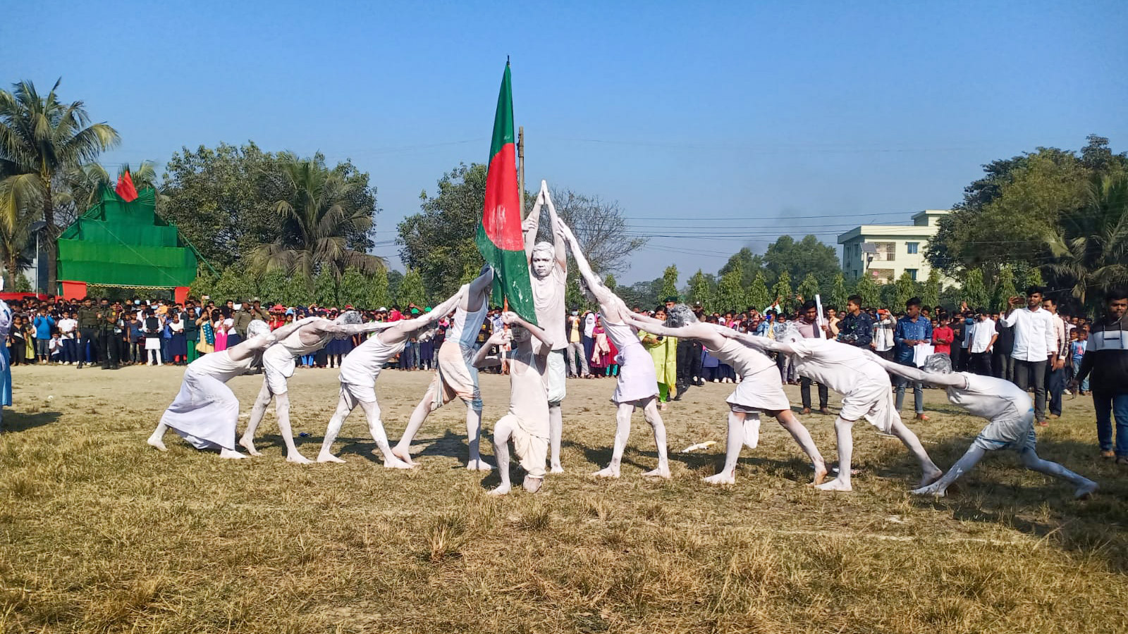যথাযোগ্য মর্যাদায় মহান বিজয় দিবস উদ্‌যাপন। আশুগঞ্জ, ব্রাহ্মণবাড়িয়া, ১৬ ডিসেম্বর, ২০২১। ছবি: মো. নিয়ামুল হক