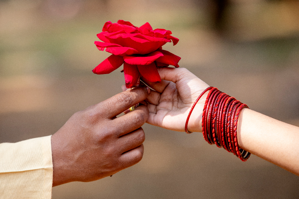 ফুল ফুটুক আর নাই ফুটুক আজ বসন্ত।