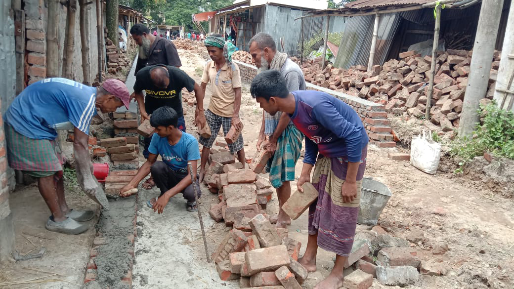 সংবাদ প্রকাশের পরে সংস্কার হচ্ছে কালাই সরকারি মহিলা কলেজের রাস্তা