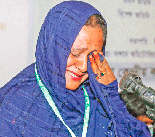 কান্না থামেনি শিউলির