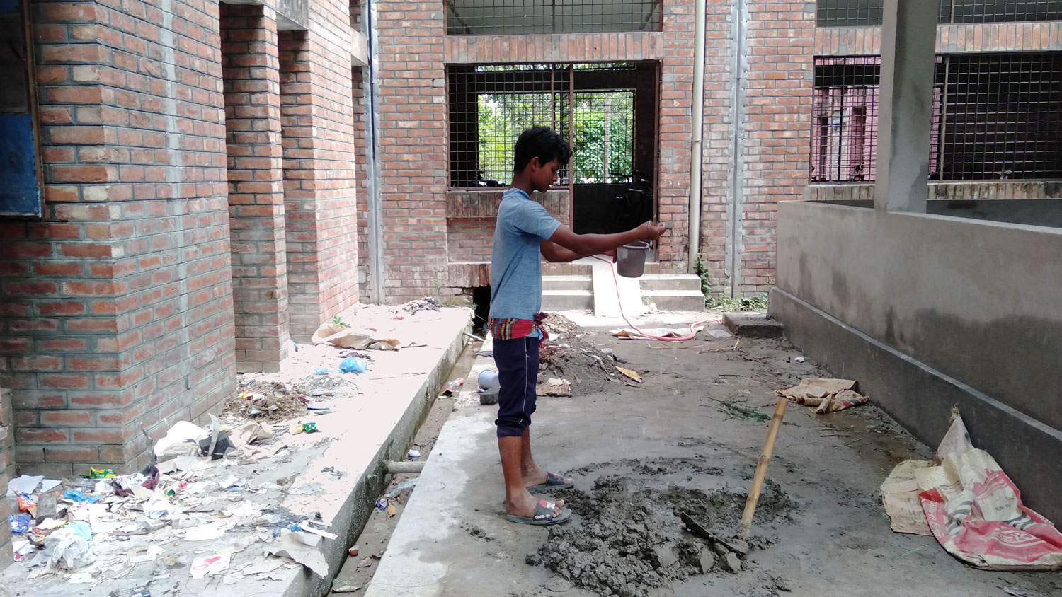 বাকৃবির হল আজ খুলছে