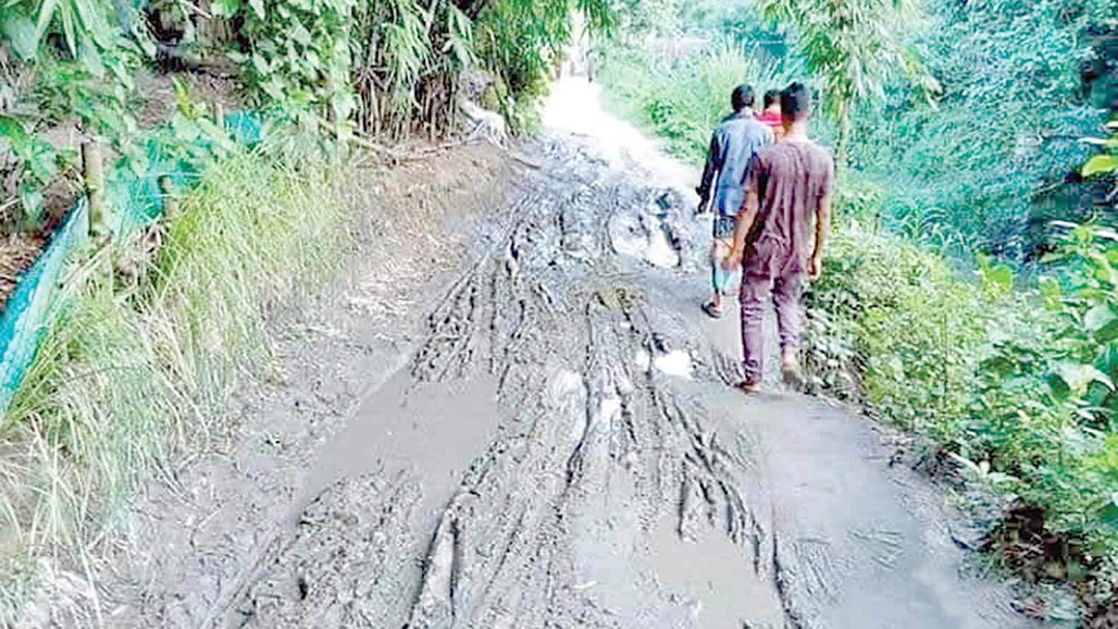 মরার আগে গ্রামে পাকা রাস্তা দেখার স্বপ্ন মোকছেদের