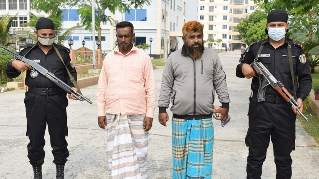 সেনাবাহিনীতে চাকরির নামে প্রতারণা, আটক ২