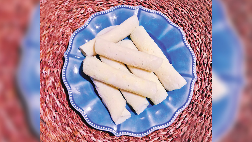 বিকেলের নাশতায় পাটিসাপটা