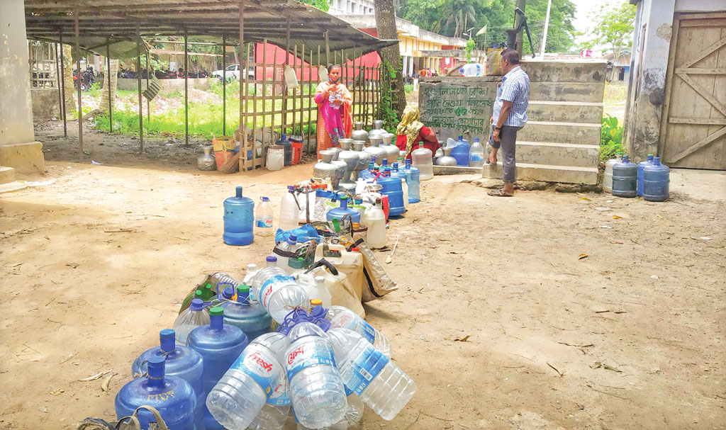 ৫০% নলকূপেই আর্সেনিক