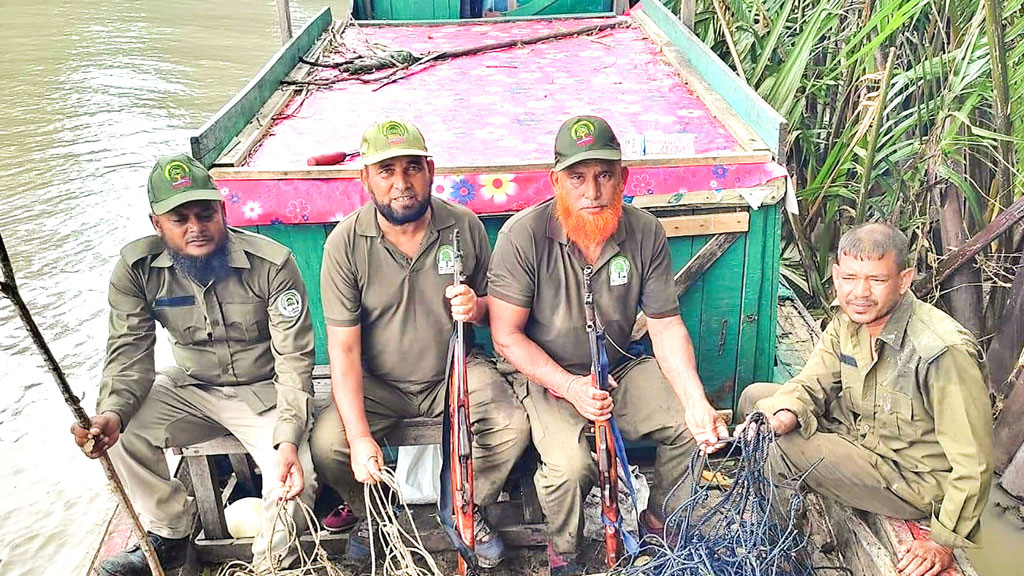 সুন্দরবন: শিকারিদের দৌরাত্ম্যে হুমকিতে হরিণ