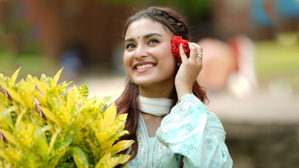 নিজের অভিনয় দেখে নিজের সমালোচনাই বেশি করি