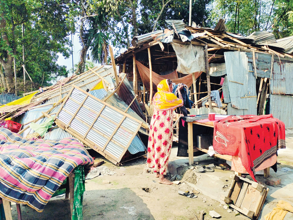 ঝড়-বজ্রপাতে ৫ মৃত্যুঘর-ফসল লন্ডভন্ড