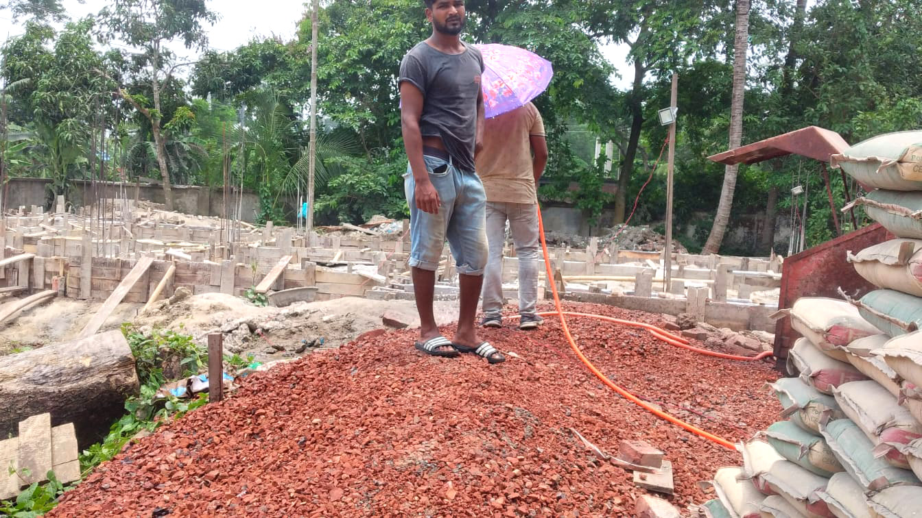 সরকারি ভবন নির্মাণে পাথরের পরিবর্তে ইটের খোয়া