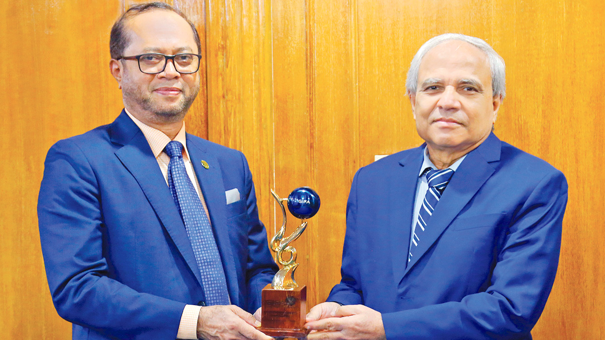 ‘মোস্ট আউটস্ট্যান্ডিং ইসলামিক ব্যাংক অ্যাওয়ার্ড’ পেল ইসলামী ব্যাংক